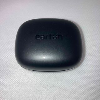 美品　EarFun Air Pro 3 充電ケースのみ　充電器　ブラック(ヘッドフォン/イヤフォン)