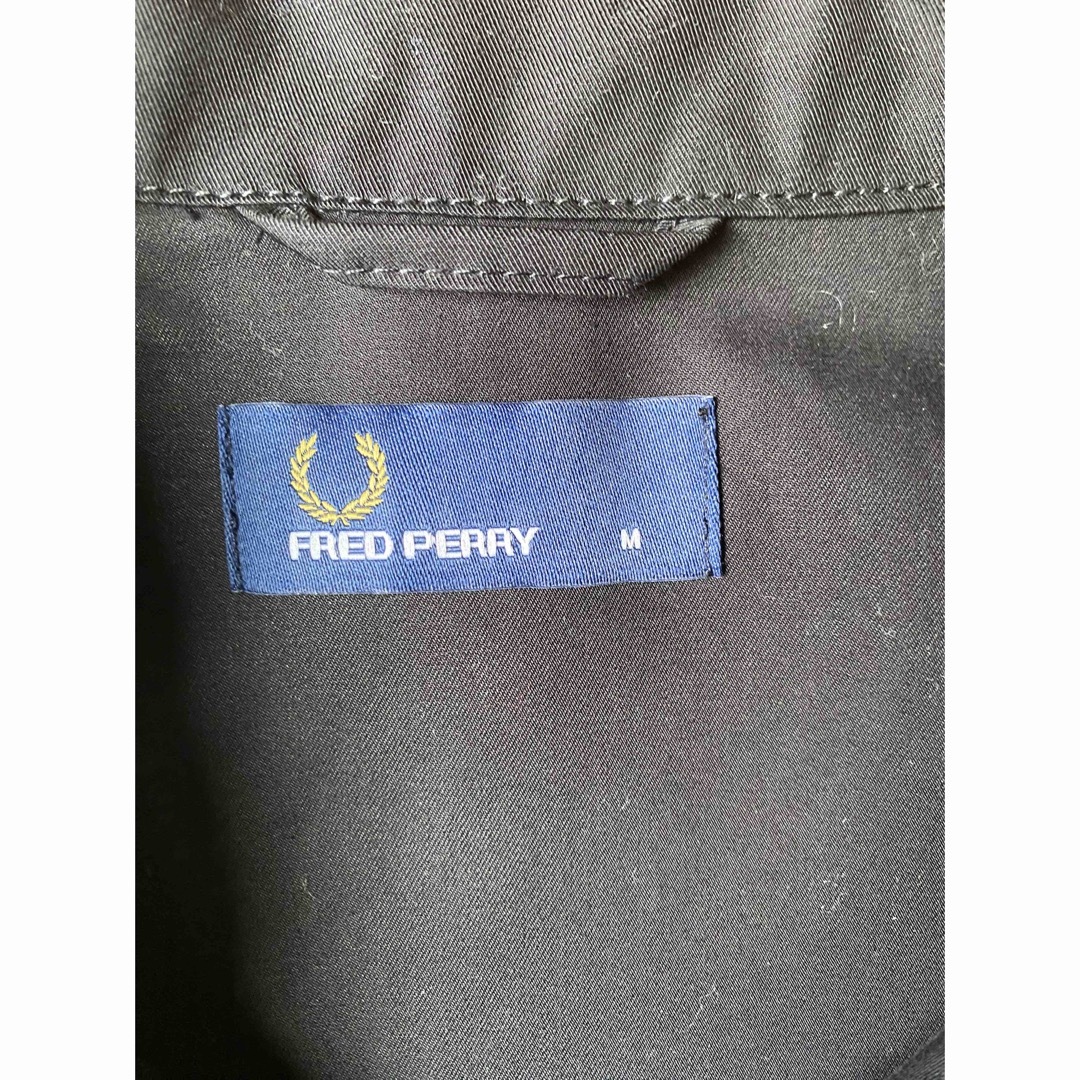 FRED PERRY(フレッドペリー)の美品　FRED PERRY フレッドペリー　スウィングトップ　ブラック　刺繍　M メンズのジャケット/アウター(ブルゾン)の商品写真