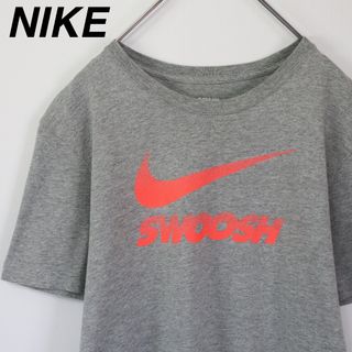 ナイキ(NIKE)の【ビッグスウォッシュ】ナイキ／Tシャツ　デカロゴ　SWOOSH　グレー　蛍光色(Tシャツ/カットソー(半袖/袖なし))