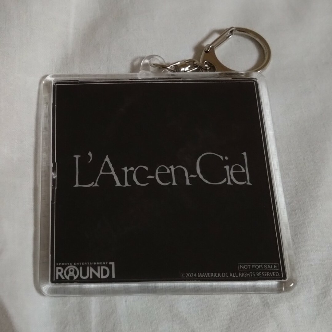 ラルク　ラウンドワンコラボ　アクリルキーホルダー　L'Arc～en～Ciel エンタメ/ホビーのタレントグッズ(ミュージシャン)の商品写真