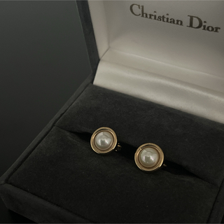 クリスチャンディオール(Christian Dior)のクリスチャンディオール　イヤリング　パール　ロゴ刻印　ゴールド　レディース　真珠(イヤリング)