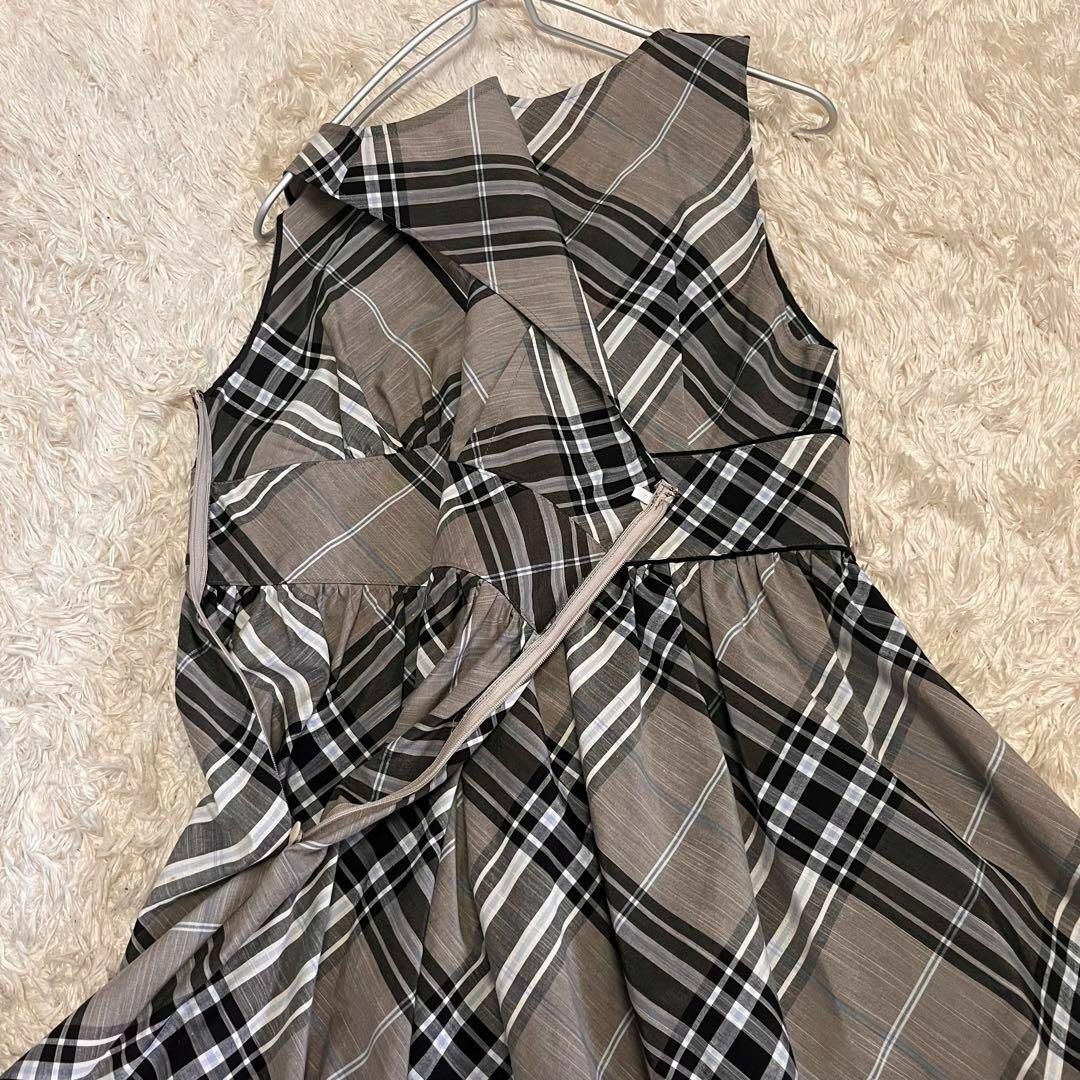 BURBERRY BLUE LABEL(バーバリーブルーレーベル)の美品【バーバリーブルーレーベル】美ラインカシュクールワンピース 総柄フレア 38 レディースのワンピース(ひざ丈ワンピース)の商品写真