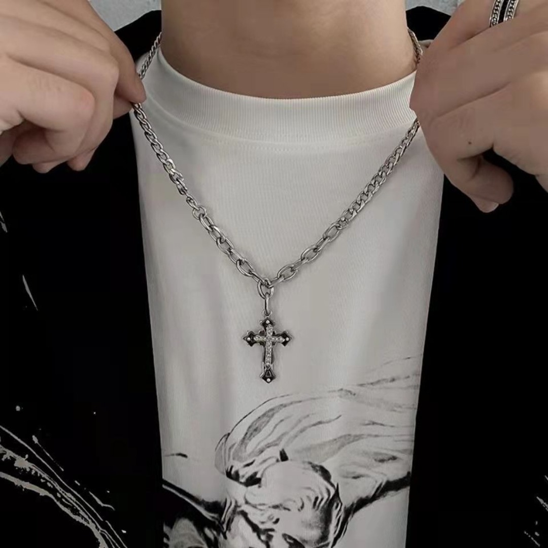 メンズ　ネックレス　チェーン　十字架　シルバー　クロス　ストリート　ロック メンズのアクセサリー(ピアス(両耳用))の商品写真