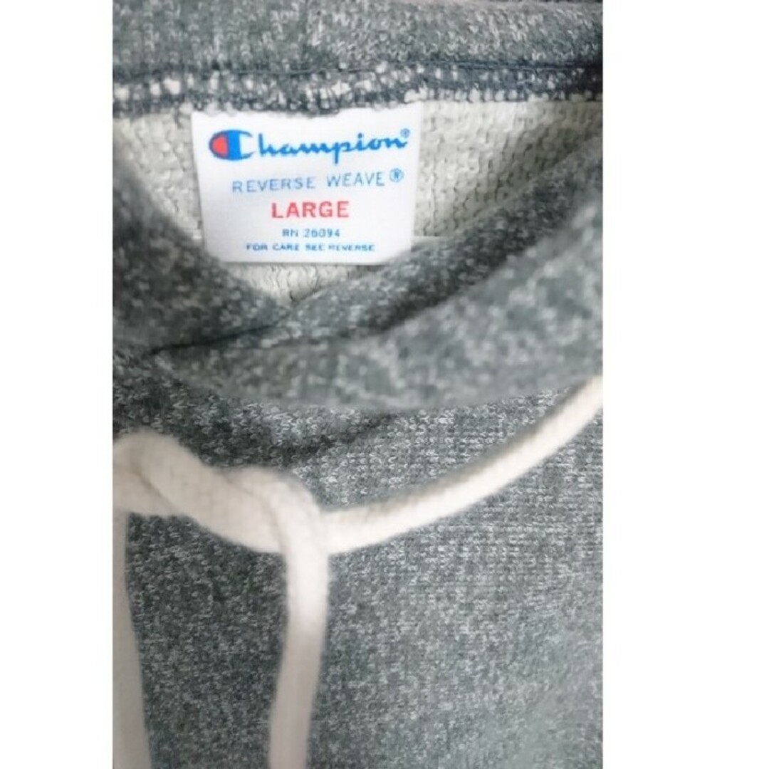 Champion(チャンピオン)のChampion　パーカー　メンズ　Lサイズ。グレー。 メンズのトップス(パーカー)の商品写真