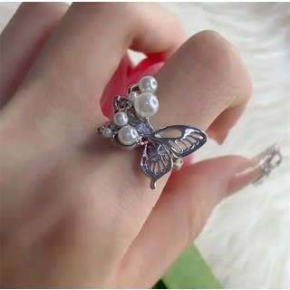 ★1点限り★ 蝶 パール リング シルバー 指輪 ファッション 韓国 バタフライ(リング(指輪))