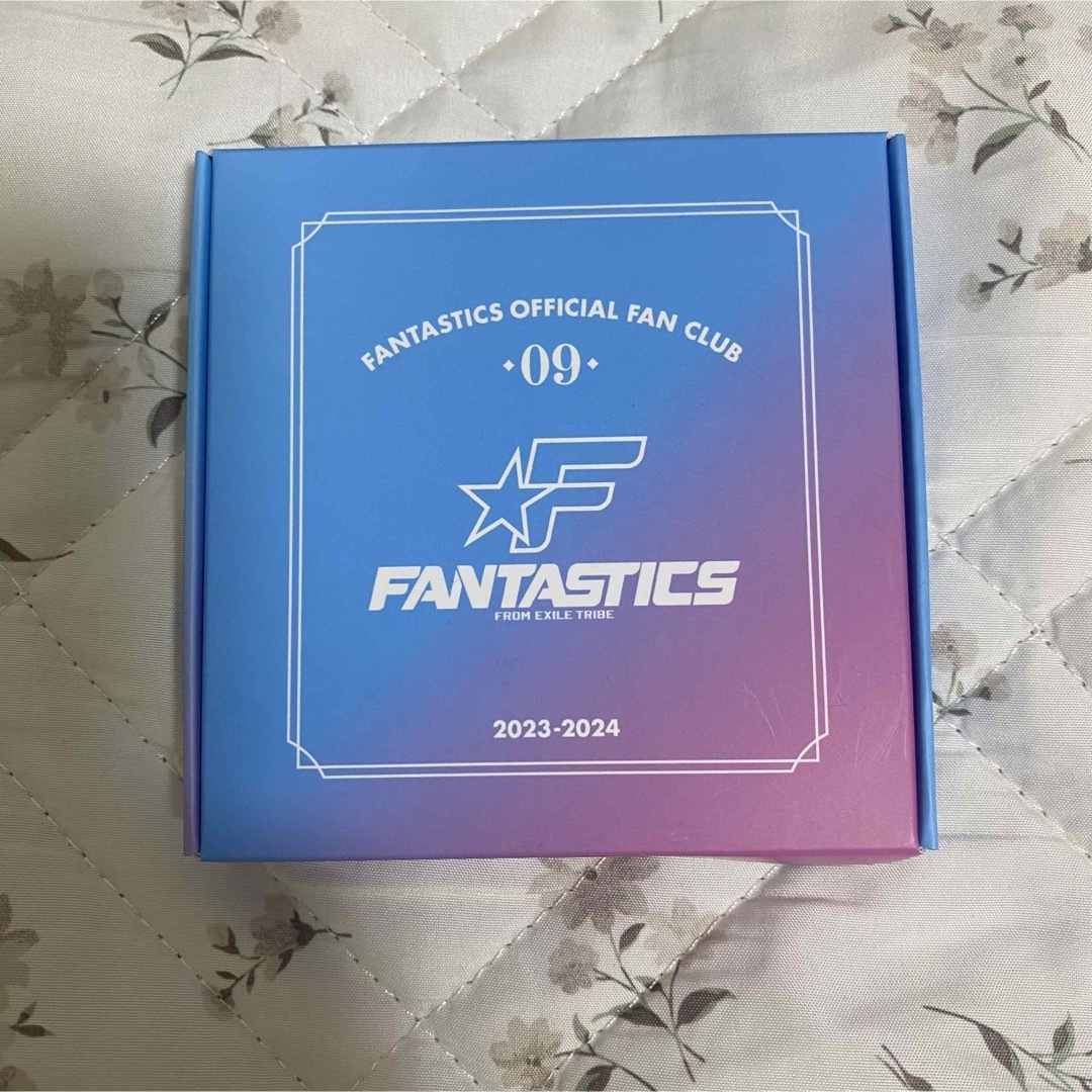 FANTASTICS from EXILE TRIBE(ファンタスティックスフロムエグザイルトライブ)のFANTASTICS OFFICIAL FAN CLUBオリジナルピンバッジ  エンタメ/ホビーのタレントグッズ(ミュージシャン)の商品写真