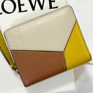 ロエベ(LOEWE)の現行モデル✨美品　ロエベ　二つ折り財布　パズル　コンパクトジップウォレット(財布)