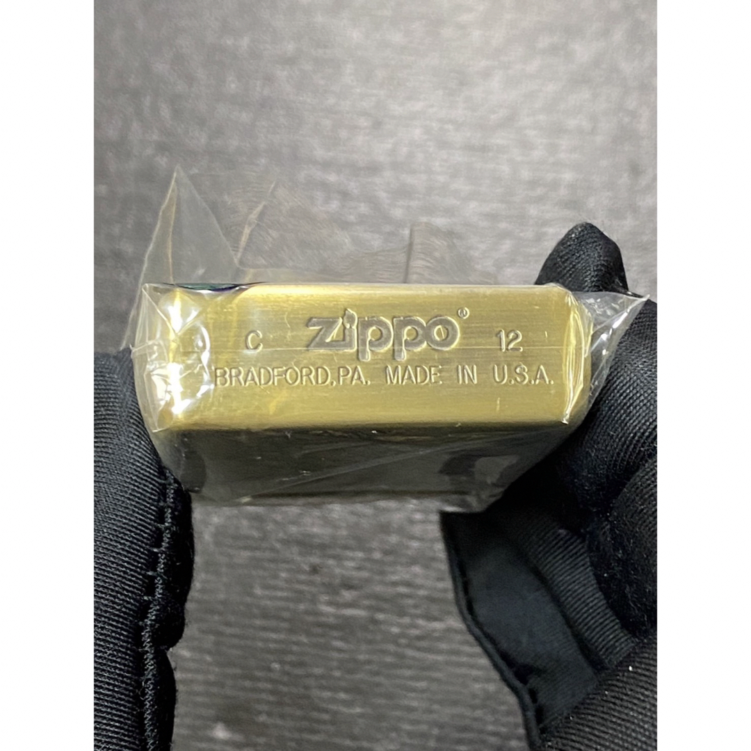 zippo パイレーツワールド 限定品 ゴールド 両面デザイン 2012年製 ② メンズのメンズ その他(その他)の商品写真