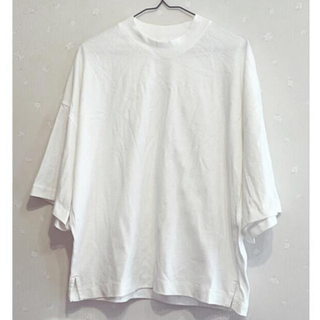 ユニクロ(UNIQLO)のユニクロ tシャツ 半袖 tシャツ 白 tシャツ 送料込み(カットソー(半袖/袖なし))