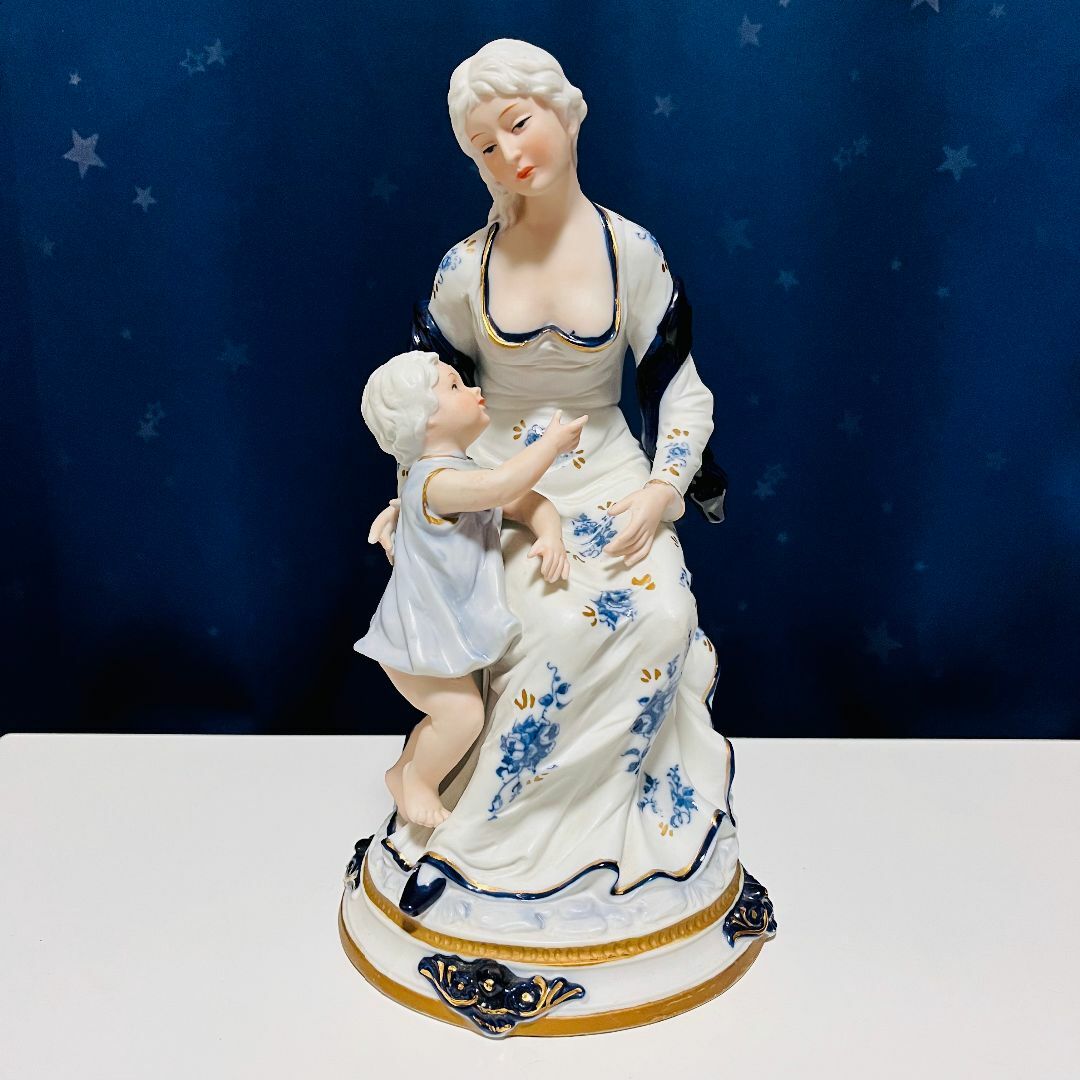 Royal Crown 陶磁器 英国アンティーク・西洋磁器 母と子供 置物 Royal Crown 陶磁器 英国アンティーク・西洋磁器 母と子供 置物