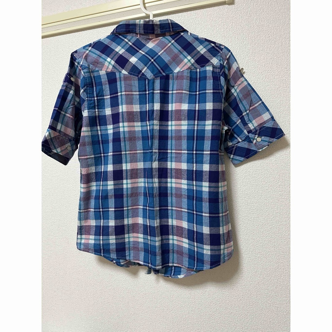 青チェックシャツ レディースのトップス(シャツ/ブラウス(半袖/袖なし))の商品写真