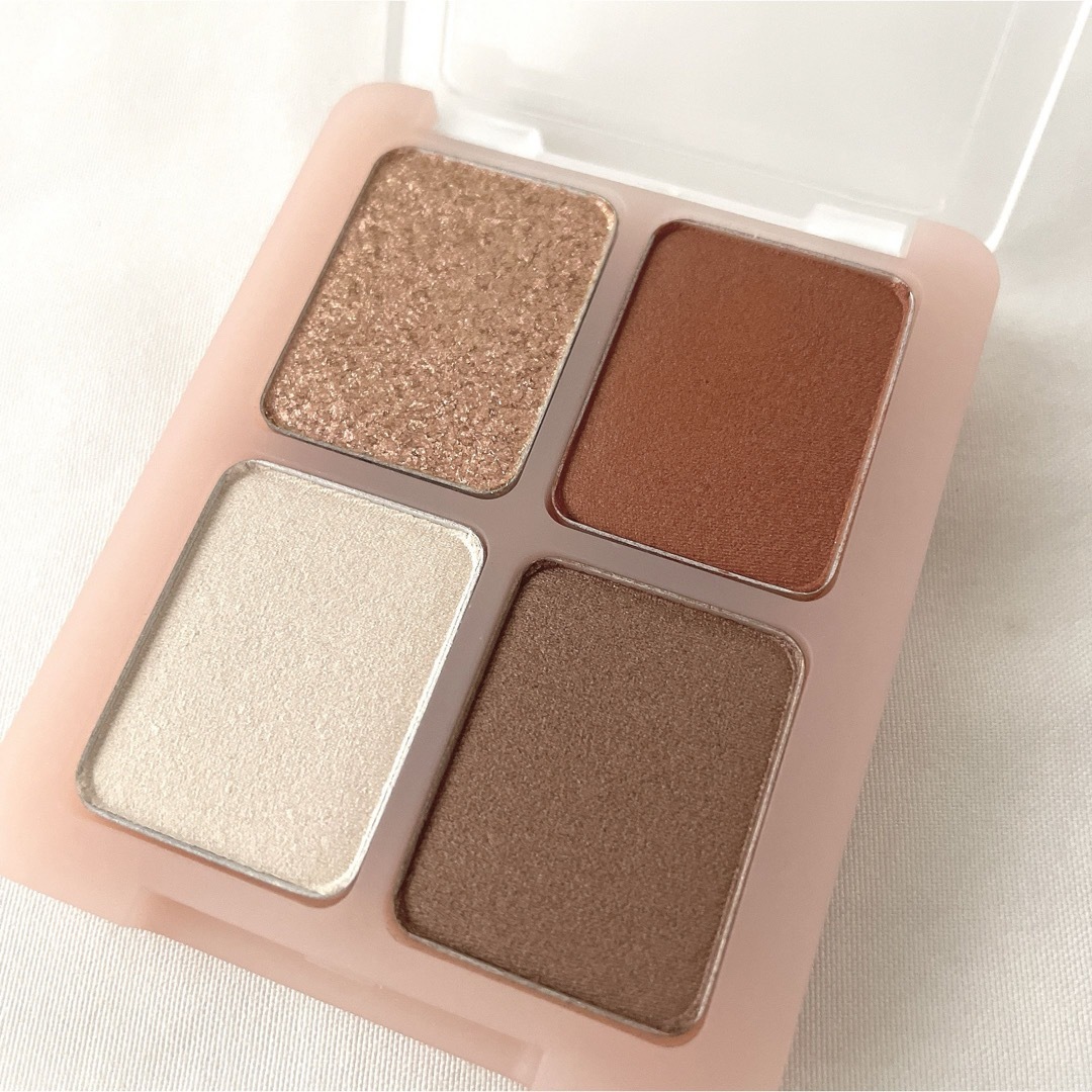 U/CHOO(ユーチュー) GLAM EYE SHADOW コスメ/美容のベースメイク/化粧品(アイシャドウ)の商品写真