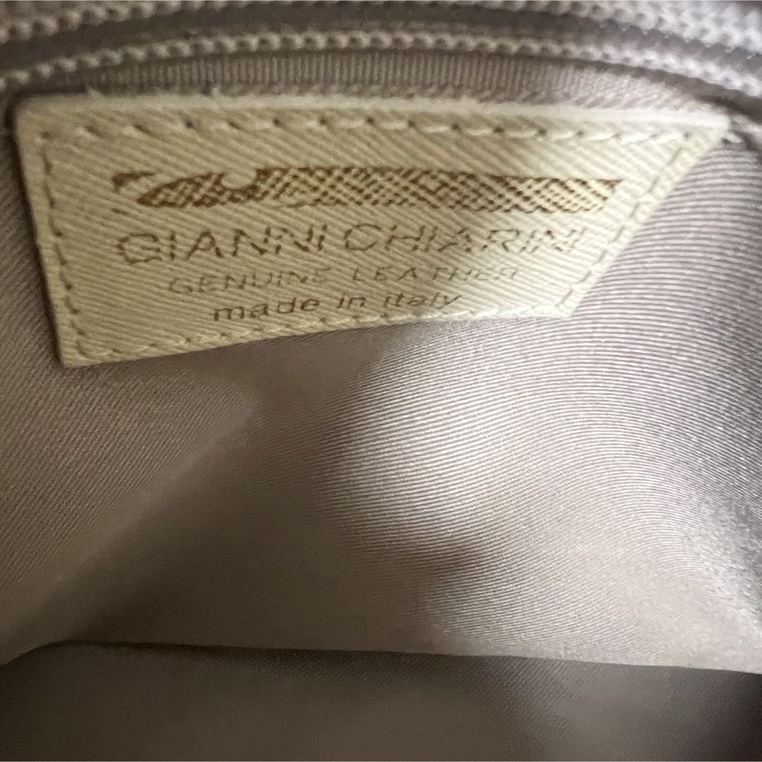 GIANNI CHIARINI(ジャンニキャリーニ)の【未使用タグ付き】ジャンニキャリーニ　クリーム　ダブルファスナー　ハンドバッグ レディースのバッグ(ハンドバッグ)の商品写真