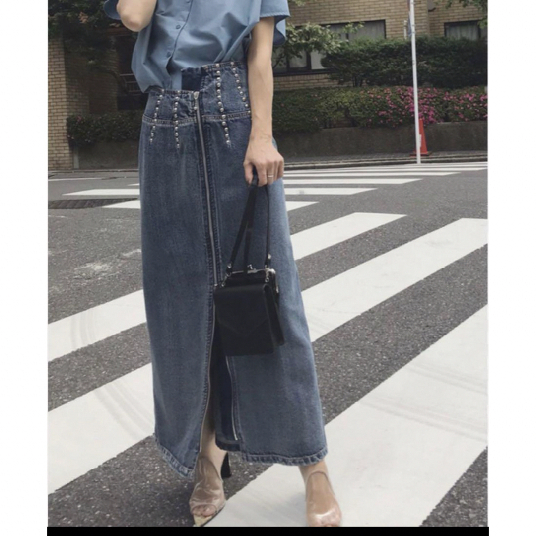 Ameri VINTAGE(アメリヴィンテージ)のアメリヴィンテージ　STUDS LINE DENIM SKIRT S レディースのスカート(ロングスカート)の商品写真