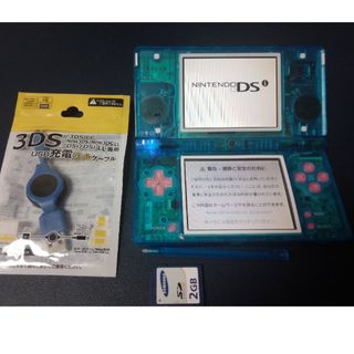 DSi クリアシェルブルー（SD2GB,USB充電ケーブル付き）(携帯用ゲーム機本体)