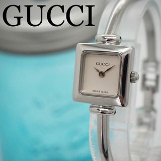 グッチ(Gucci)の608【美品】GUCCI グッチ時計　レディース腕時計　バングル　カード付き(腕時計)