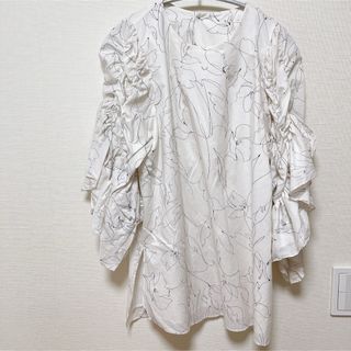 アプワイザーリッシェ(Apuweiser-riche)のCADUNE♡花びらブラウス♡限定色♡M(シャツ/ブラウス(長袖/七分))