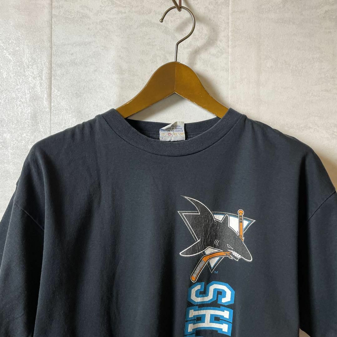 メイドインカナダ　シングルステッチ　サイズＭ　NHL　アイスホッケー　シャークス メンズのトップス(Tシャツ/カットソー(半袖/袖なし))の商品写真