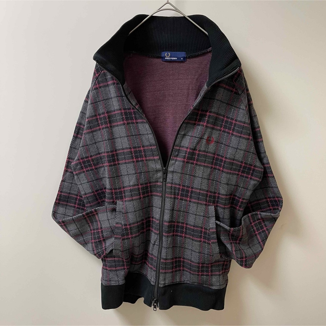 FRED PERRY - 美品M】フレッドペリー刺繍トラックジャケット古着 FRED PERRY - 美品M】フレッドペリー刺繍トラックジャケット古着
