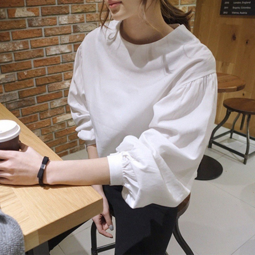 韓国　レディース　クルーネック　白　デート　ホルンスリーブ　キュート　ホワイト レディースのトップス(シャツ/ブラウス(長袖/七分))の商品写真