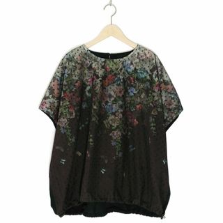 イズスカラー(iS ScoLar)のイズスカラー 542205 花蝶柄×ドットチュールプルオーバー(Tシャツ(半袖/袖なし))