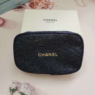 シャネル(CHANEL)の【新品】CHANEL　シャネル　ノベルティポーチ　クリスマス　ホリデー(ポーチ)