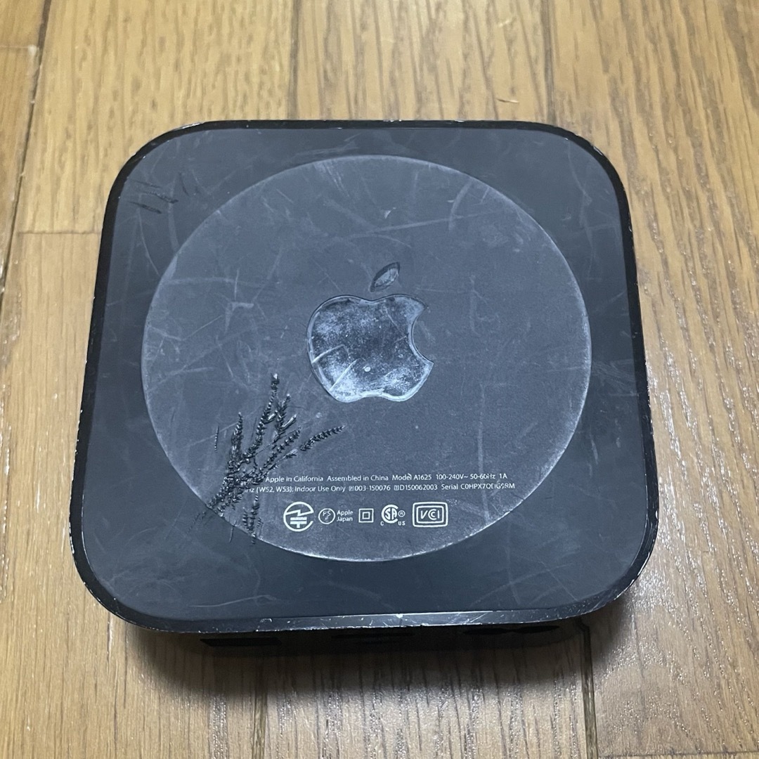 Apple(アップル)のApple TV 第4世代 32GB MGY52J/A（A1625）キズあり スマホ/家電/カメラのテレビ/映像機器(その他)の商品写真