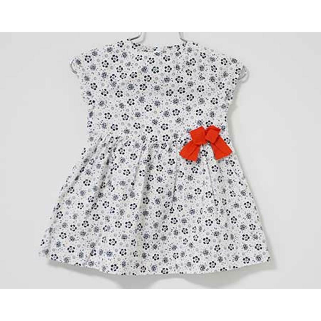 PETIT BATEAU(プチバトー)の【夏物 新入荷!】〓プチバトー/PETIT BATEAU〓74cm(12M) 半袖ワンピース 白×紺×赤  【中古】 子供服 キッズ kids ベビー baby 女の子  夏 onepi 324042 キッズ/ベビー/マタニティのベビー服(~85cm)(ワンピース)の商品写真