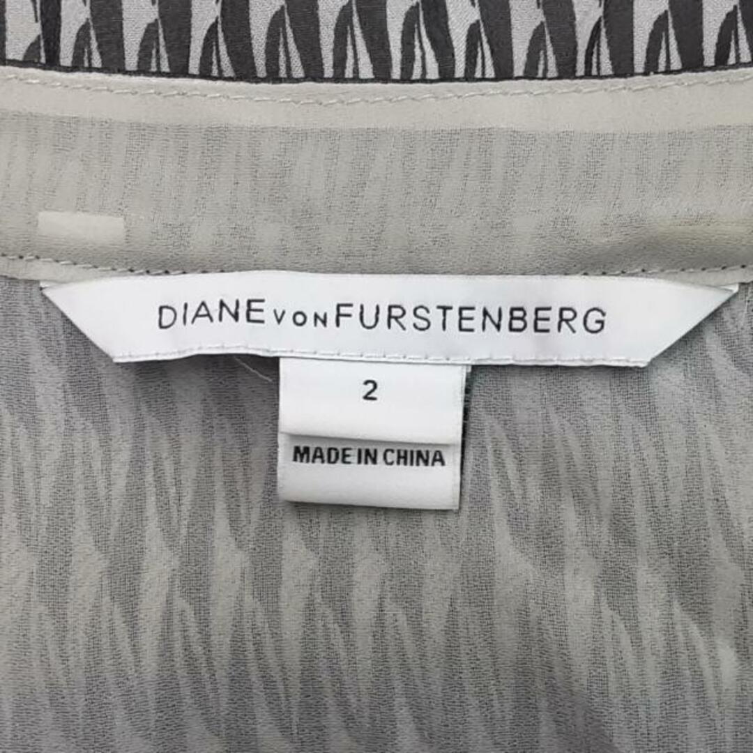 DIANE von FURSTENBERG(ダイアンフォンファステンバーグ)のDIANE VON FURSTENBERG(DVF)(ダイアン・フォン・ファステンバーグ) ワンピース サイズ2 S レディース美品  - 黒×白 Vネック/半袖/ひざ丈/シルク レディースのワンピース(その他)の商品写真