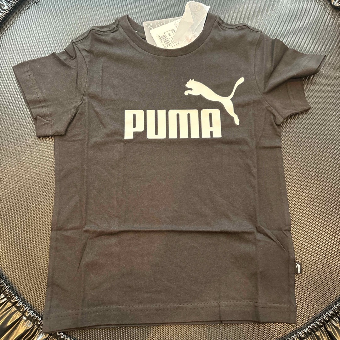 PUMA(プーマ)の130 PUMA 黒　グレー　半袖Tシャツ２枚 キッズ/ベビー/マタニティのキッズ服男の子用(90cm~)(Tシャツ/カットソー)の商品写真