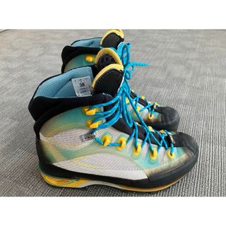 スポルティバ(LA SPORTIVA)のLA SPORTIVA ウィメンズ サイズEU38(登山用品)