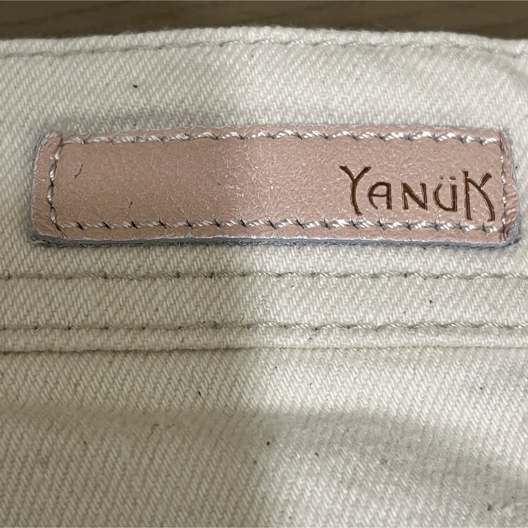 YANUK(ヤヌーク)のヤヌーク　デニム　ジーンズ　22 ホワイト レディースのパンツ(デニム/ジーンズ)の商品写真