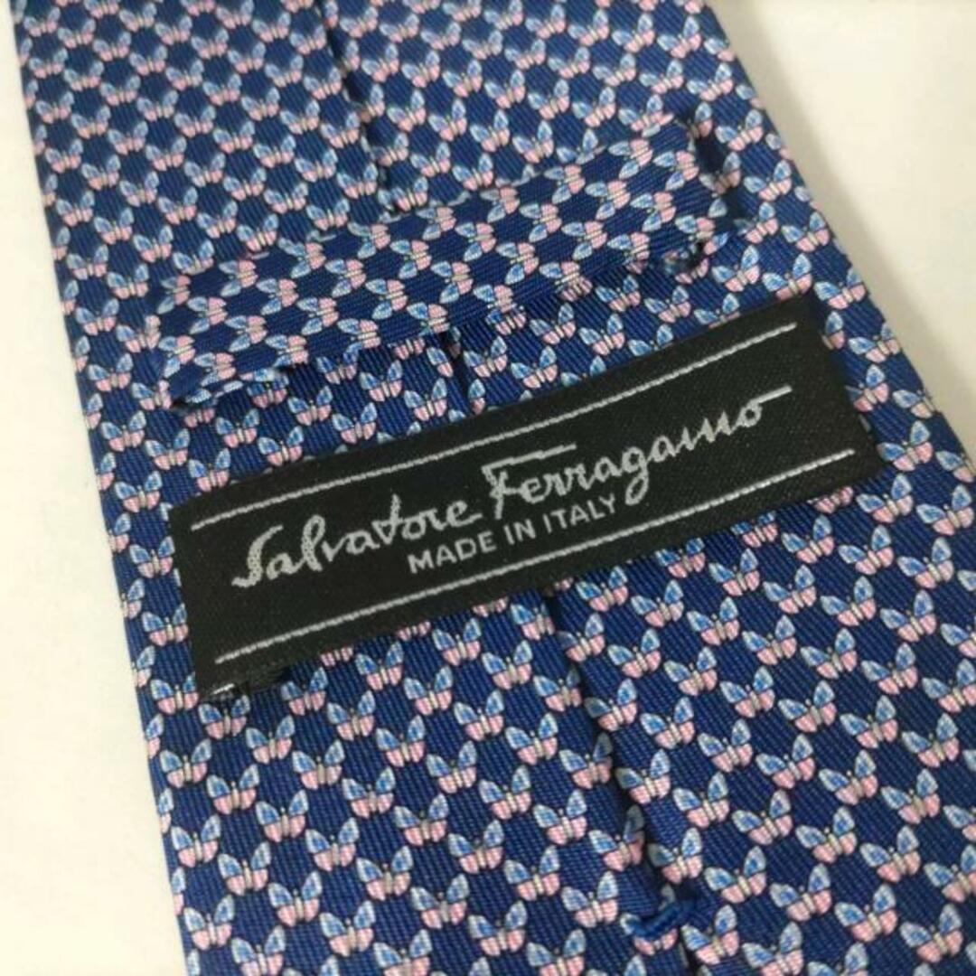 Salvatore Ferragamo(サルヴァトーレフェラガモ)のSalvatoreFerragamo(サルバトーレフェラガモ) ネクタイ メンズ美品  ネイビー×ブルー×ピンク 蝶柄 メンズのファッション小物(ネクタイ)の商品写真