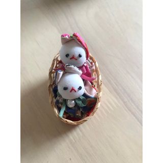 ハンドメイド　かごに入ってるうさちゃん(人形)