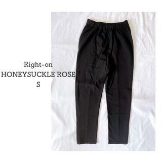 ハニーサックルローズ(HONEYSUCKLE ROSE)の【即購入OK★】タックテーパードパンツ　黒　ハニーサックルローズ　ライトオン(クロップドパンツ)