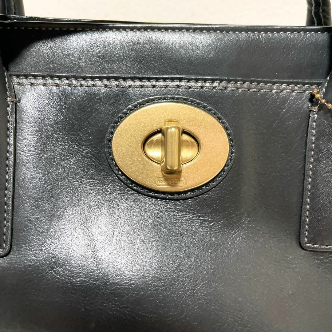 COACH(コーチ)のレア✨COACH コーチハンドバッグトートバッグブラック黒ターンロック レディースのバッグ(トートバッグ)の商品写真