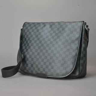 ルイヴィトン(LOUIS VUITTON)のルイヴィトン◇ダニエルGM ショルダーバッグ ダミエ・グラフィット レザー 黒(ショルダーバッグ)