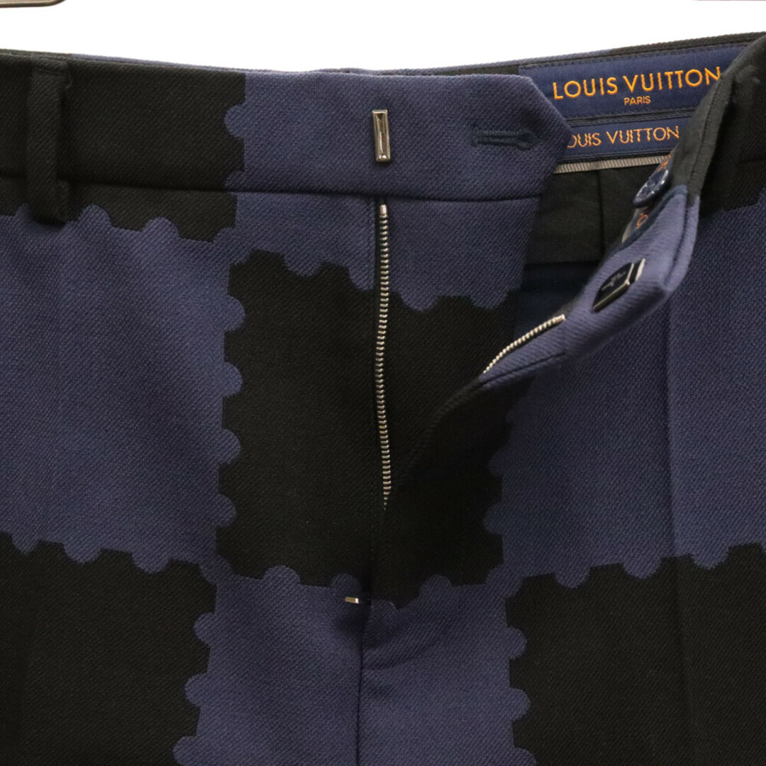 LOUIS VUITTON(ルイヴィトン)のLOUIS VUITTON ルイヴィトン 22SS×NIGO Damier Suit Pants×ニゴ ダミエ柄 スラックスパンツ RM221M HMP01W ネイビー メンズのパンツ(その他)の商品写真