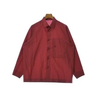 イッセイミヤケ(ISSEY MIYAKE)のISSEY MIYAKE イッセイミヤケ カジュアルシャツ 2(M位) 赤 【古着】【中古】(シャツ)