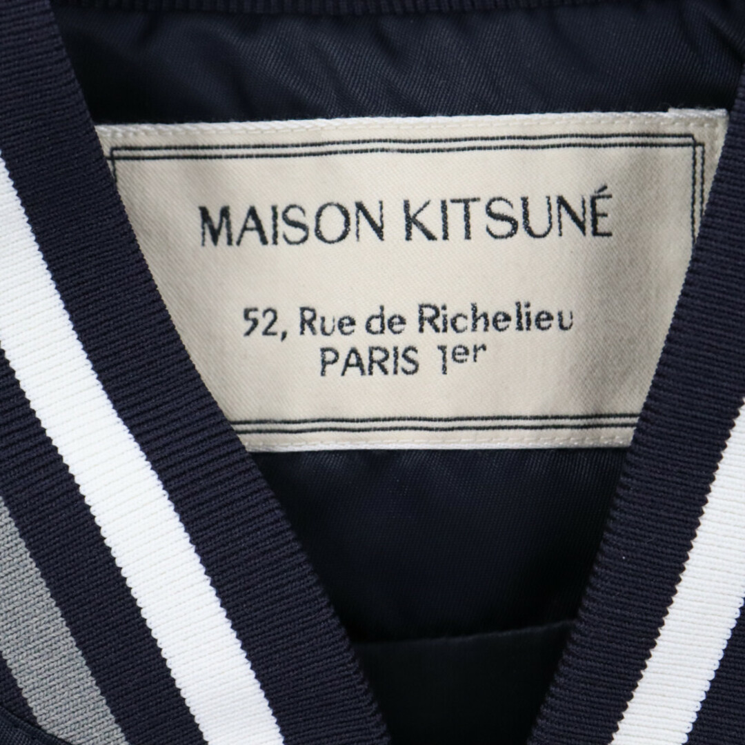 MAISON KITSUNE'(メゾンキツネ)のMAISON KITSUNE メゾンキツネ TEDDY SATIN バックロゴ パッチワーク スタジャン AM02200AT6000 ネイビー メンズのジャケット/アウター(スタジャン)の商品写真