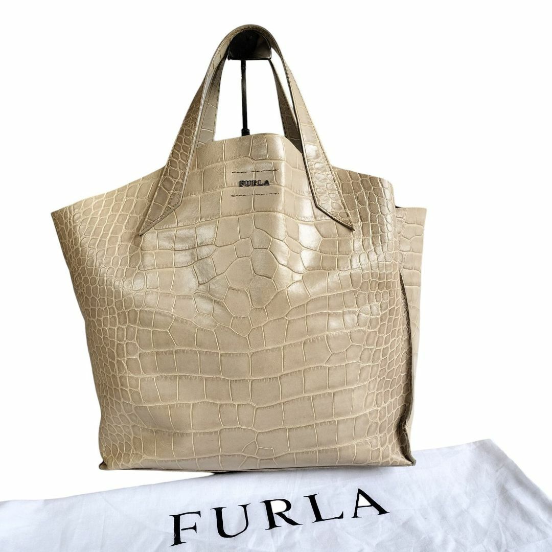 Furla(フルラ)の【精緻なクロコダイル模様✨】　フルラ　トートバッグ クロコ 型押し　ベージュ レディースのバッグ(トートバッグ)の商品写真