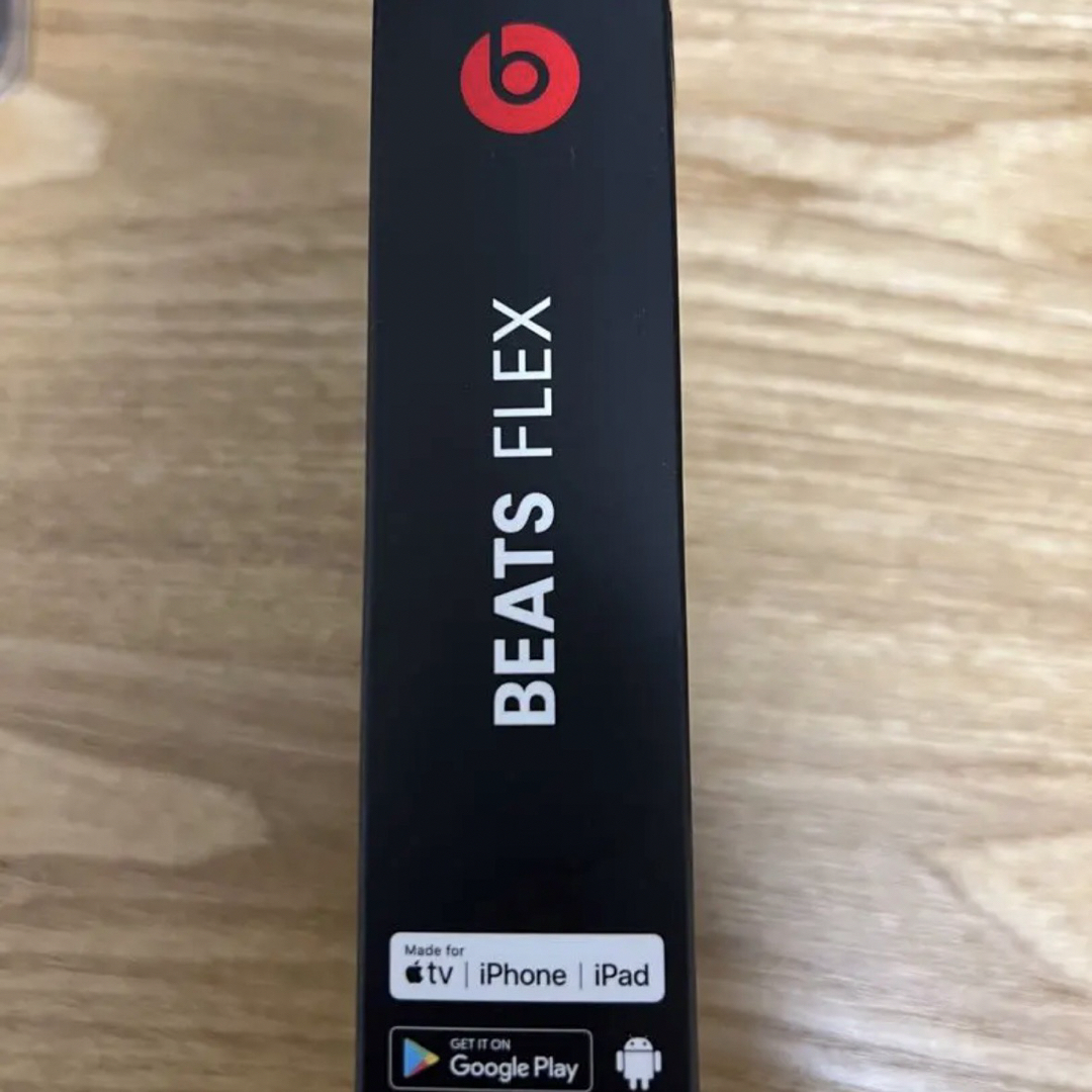 Beats(ビーツ)の【未使用】Beats Flex ワイヤレスイヤホン スマホ/家電/カメラのオーディオ機器(ヘッドフォン/イヤフォン)の商品写真