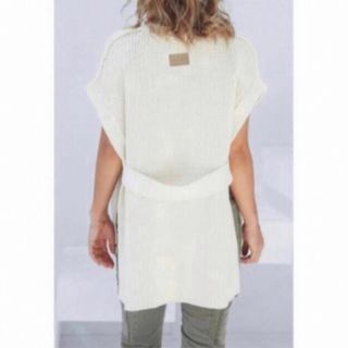 アリシアスタン(ALEXIA STAM)のALEXIA STAM Side Open Knit Vest Ivory(ニット/セーター)