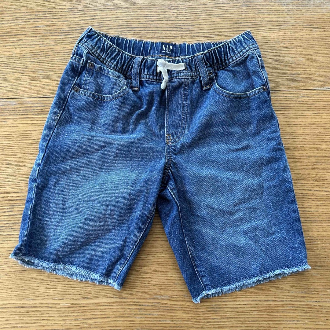 GAP(ギャップ)のデニムハーフパンツ150 キッズ/ベビー/マタニティのキッズ服男の子用(90cm~)(パンツ/スパッツ)の商品写真