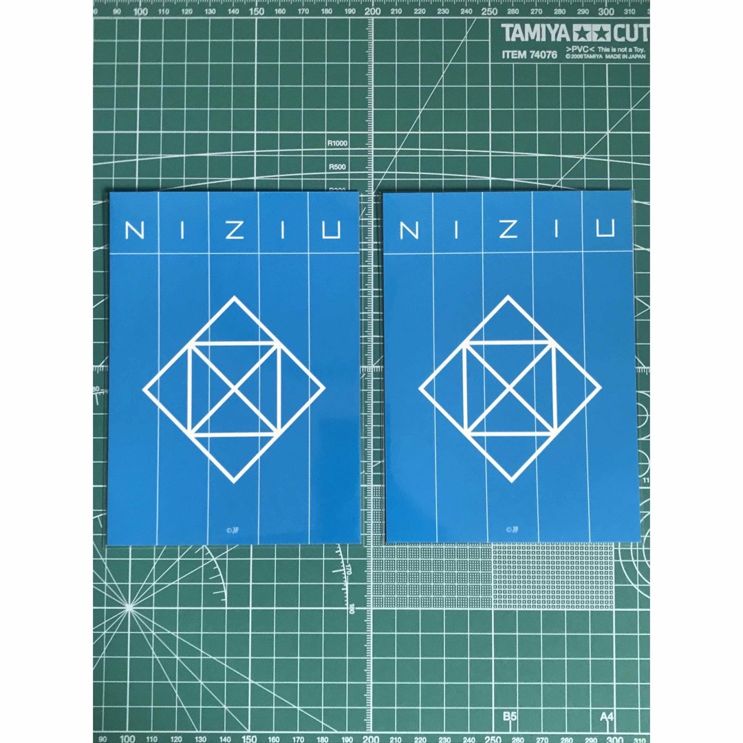 NiziU(ニジュー)のNiziU ニジュー リオ ポップアップストア ラントレ 2枚セット 匿名配送 エンタメ/ホビーのタレントグッズ(アイドルグッズ)の商品写真