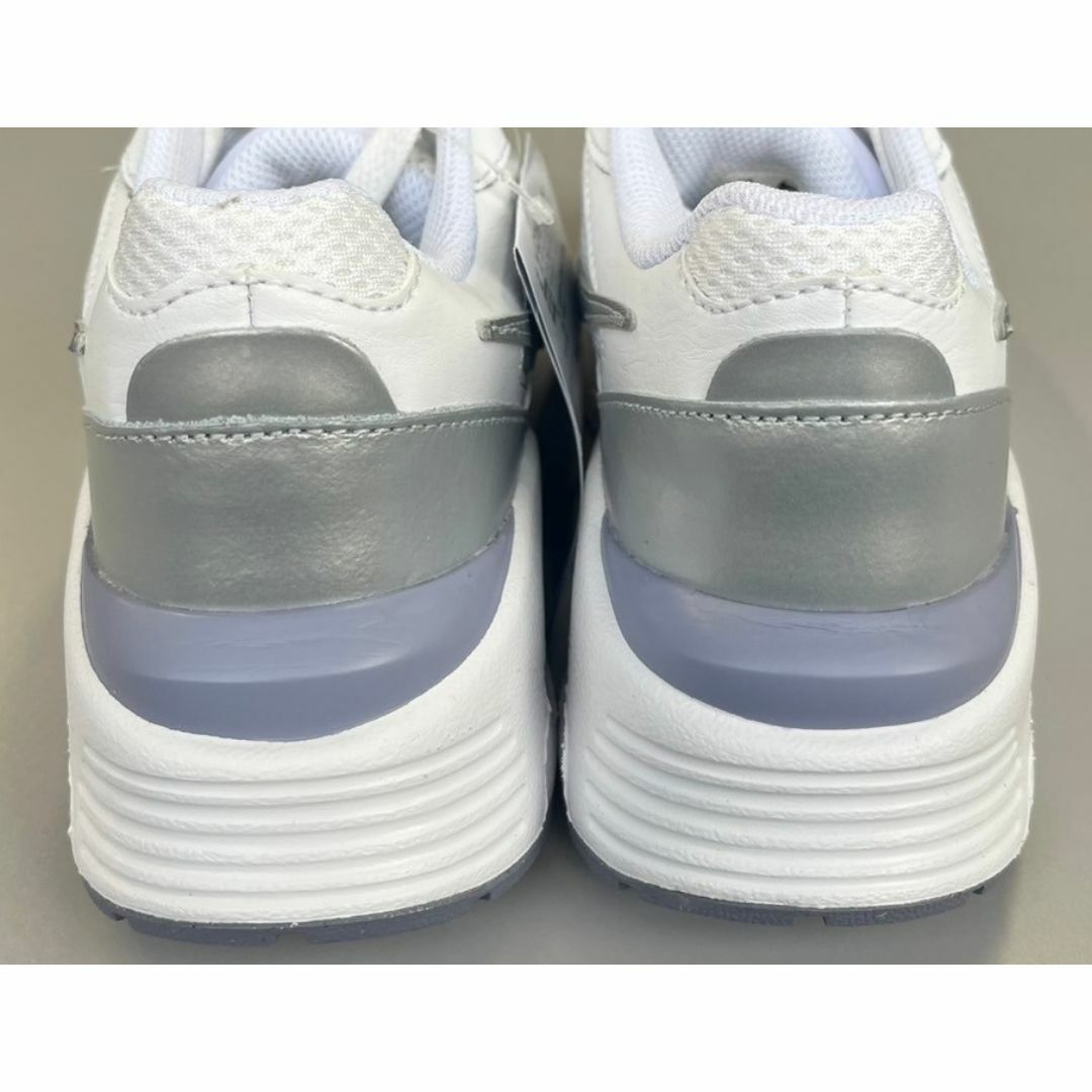NIKE(ナイキ)の新品 ナイキ レディース エアマックス フュージョン プラチナム 23.0cm レディースの靴/シューズ(スニーカー)の商品写真