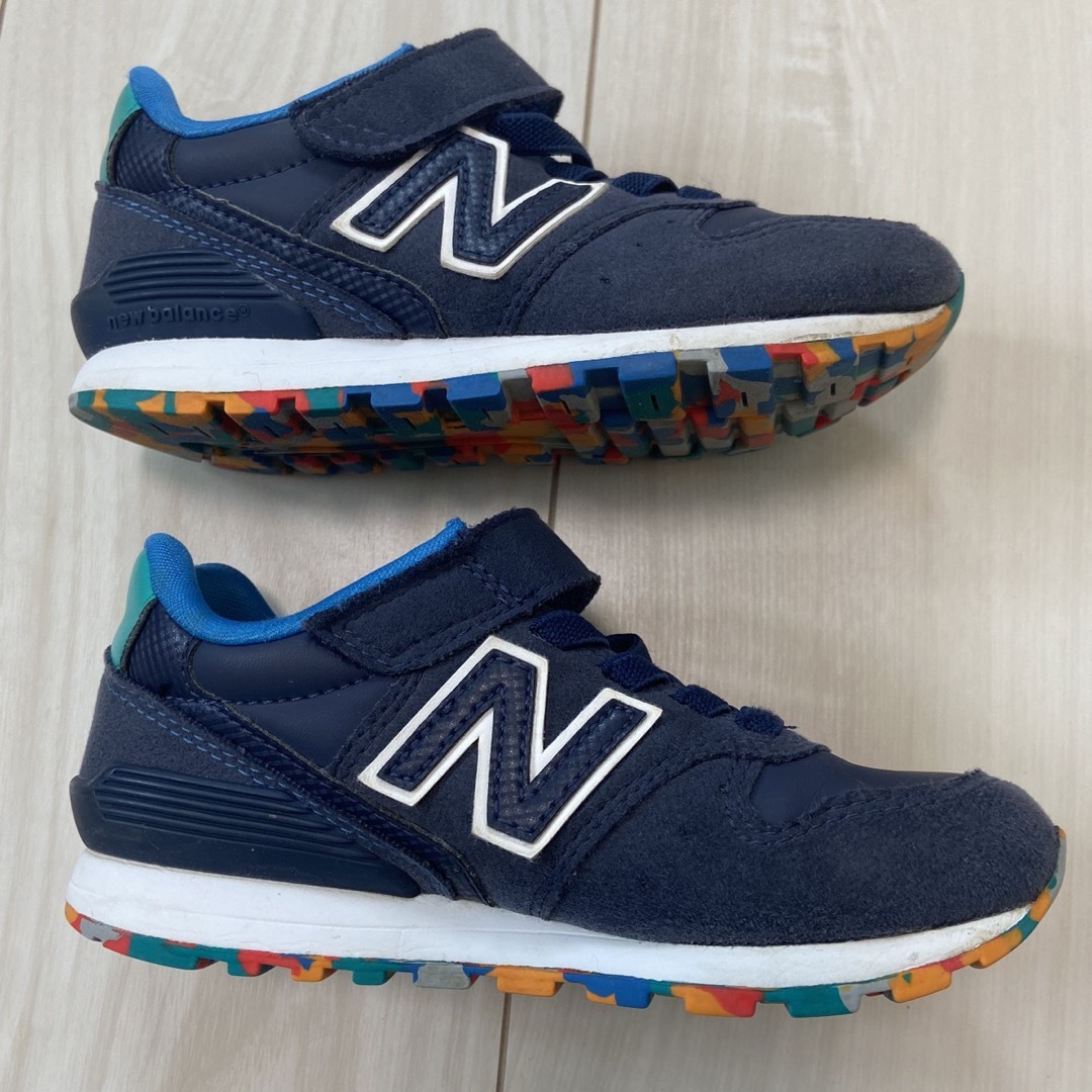 New Balance(ニューバランス)のニューバランス キッズ 996 キッズ/ベビー/マタニティのキッズ靴/シューズ(15cm~)(スニーカー)の商品写真