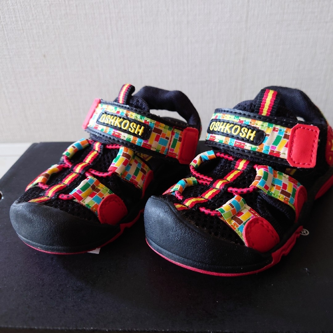 OshKosh(オシュコシュ)のキッズ　サンダル キッズ/ベビー/マタニティのキッズ靴/シューズ(15cm~)(サンダル)の商品写真