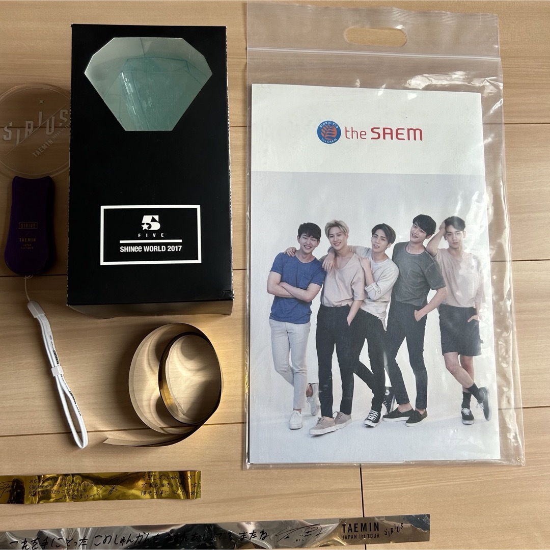 【新品含む】SHINee ジョンヒョン ジョン まとめ売りThe saem エンタメ/ホビーのタレントグッズ(アイドルグッズ)の商品写真