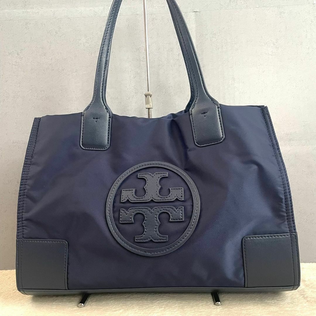 Tory Burch(トリーバーチ)の美品 トリーバーチ トートバッグ デカロゴ エラ レザー A4 マチ拡張 軽量 レディースのバッグ(トートバッグ)の商品写真